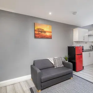  Apartment Luxury Living - Lovely 1 Bedroom United Kingdom